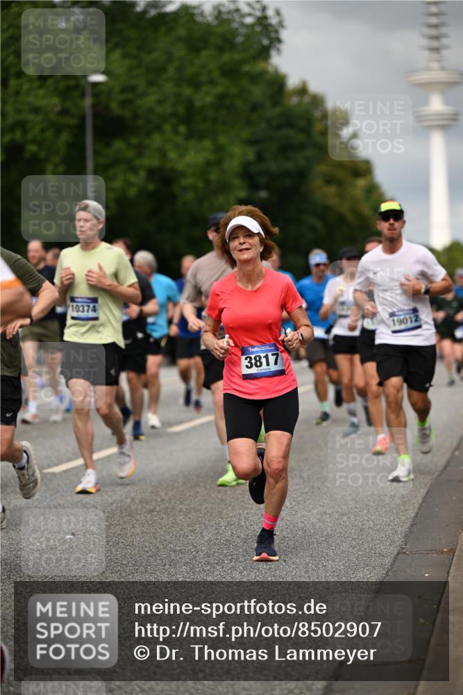29.06.2025 - hella hamburg halbmarathon Dr. Thomas Lammeyer http://msf.ph/oto/8502907 29.06.2025 10:25:50 Kennedybrücke 1072, 1158, 1191, 1250, 1401, 1958, 2271, 2315, 2353, 2529, 2635, 2815, 2841, 3122, 3606, 3770, 3817, 3826, 4046, 4697, 4786, 5061, 5122, 5395, 5412, 5493, 5641, 5759, 5957, 6086, 6103, 7075, 7228, 7522, 7672, 7781, 8095, 8286, 8896, 8959, 9326, 9369, 9483, 9499, 9532, 9624, 9635, 10019, 10125, 10374, 10787, 10874, 11117, 11425 meine-sportfotos.de