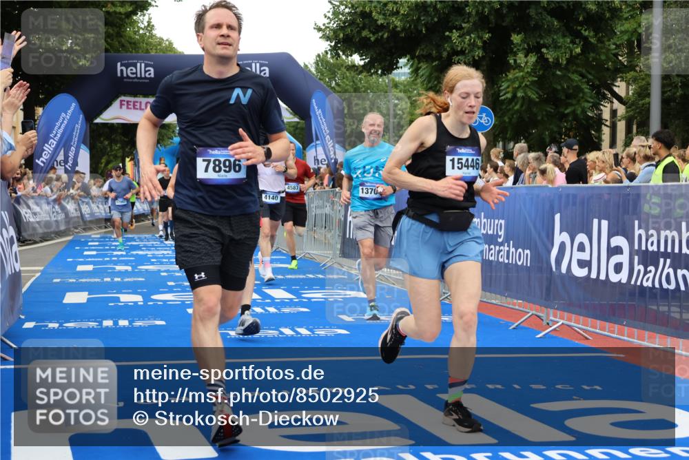 29.06.2025 - hella hamburg halbmarathon Strokosch-Dieckow http://msf.ph/oto/8502925 29.06.2025 10:52:18 Ziel 4140, 4419, 4587, 4837, 5032, 5087, 5482, 6164, 7896, 9074, 9876, 12135, 13015, 13211, 13707, 14300, 15144, 15275, 15446, 16003, 16591, 17130, 17773, 17997, 18475 meine-sportfotos.de