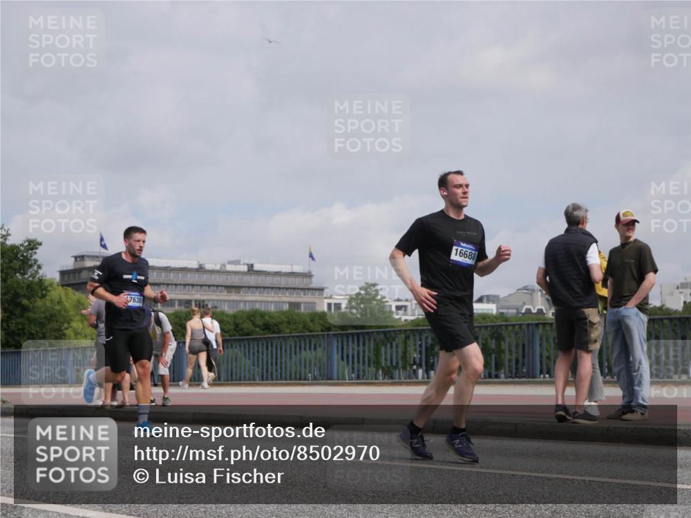 29.06.2025 - hella hamburg halbmarathon Luisa Fischer http://msf.ph/oto/8502970 29.06.2025 10:12:14 Kennedybrücke 7630, 4417, 16688, 4592, 7081, 9297, 9306 meine-sportfotos.de