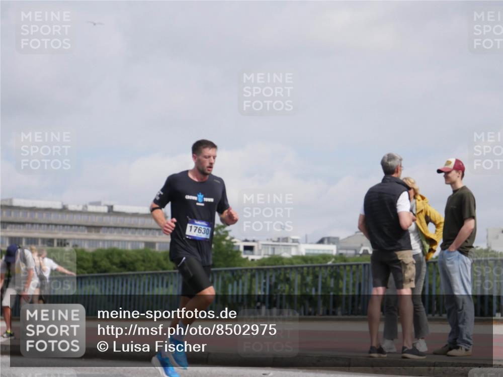 29.06.2025 - hella hamburg halbmarathon Luisa Fischer http://msf.ph/oto/8502975 29.06.2025 10:12:15 Kennedybrücke 17630, 4592, 7081, 9297, 9306 meine-sportfotos.de
