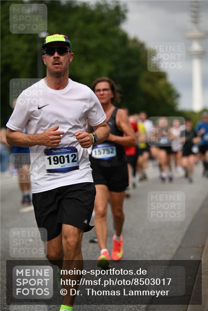 29.06.2025 - hella hamburg halbmarathon Dr. Thomas Lammeyer http://msf.ph/oto/8503017 29.06.2025 10:25:53 Kennedybrücke 1072, 1158, 1191, 1250, 1401, 1668, 1958, 2271, 2315, 2353, 2529, 2815, 2841, 3122, 3606, 3770, 3817, 3825, 3826, 4046, 4697, 4786, 5061, 5122, 5395, 5412, 5493, 5641, 5759, 5957, 6086, 6103, 7075, 7228, 7522, 7672, 7781, 8095, 8286, 8860, 8896, 8959, 9002, 9326, 9369, 9483, 9499, 9532, 9624, 9635, 10019, 10125, 10374, 10787, 10874, 10921, 11117, 11425 meine-sportfotos.de