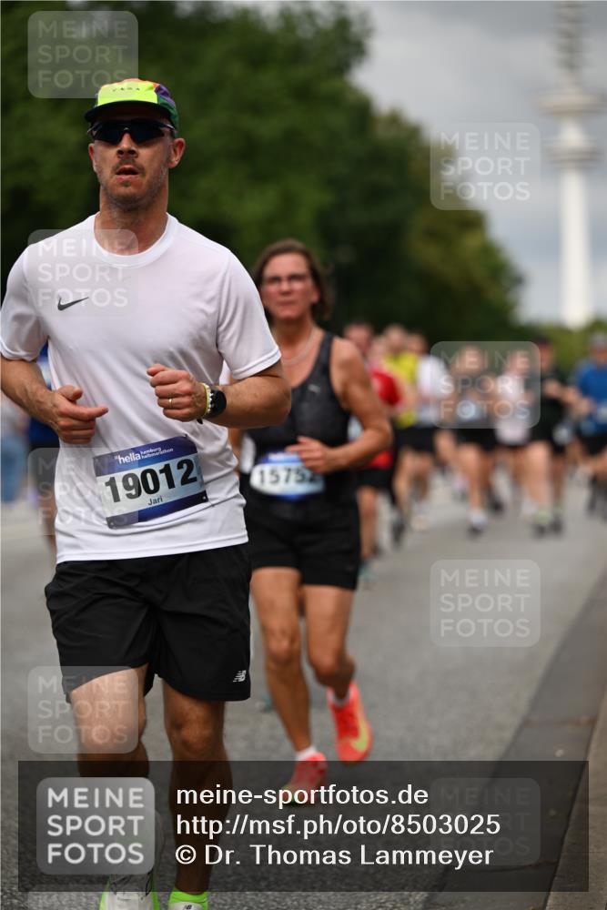 29.06.2025 - hella hamburg halbmarathon Dr. Thomas Lammeyer http://msf.ph/oto/8503025 29.06.2025 10:25:53 Kennedybrücke 1072, 1158, 1191, 1250, 1401, 1668, 1958, 2271, 2315, 2353, 2529, 2815, 2841, 3122, 3606, 3770, 3817, 3825, 3826, 4046, 4697, 4786, 5061, 5122, 5395, 5412, 5493, 5641, 5759, 5957, 6086, 6103, 7075, 7228, 7522, 7672, 7781, 8095, 8286, 8860, 8896, 8959, 9002, 9326, 9369, 9483, 9499, 9532, 9624, 9635, 10019, 10125, 10374, 10787, 10874, 10921, 11117, 11425 meine-sportfotos.de
