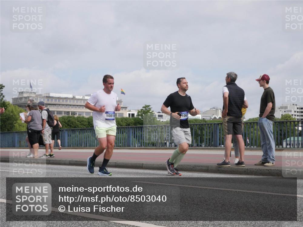 29.06.2025 - hella hamburg halbmarathon Luisa Fischer http://msf.ph/oto/8503040 29.06.2025 10:12:28 Kennedybrücke 10819, 1067, 7187, 10819 meine-sportfotos.de