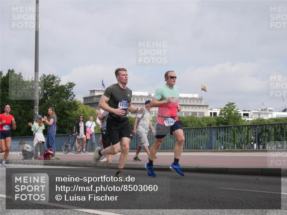 29.06.2025 - hella hamburg halbmarathon Luisa Fischer http://msf.ph/oto/8503060 29.06.2025 10:12:31 Kennedybrücke 16455, 18707, 12567, 7187, 9781, 10819 meine-sportfotos.de