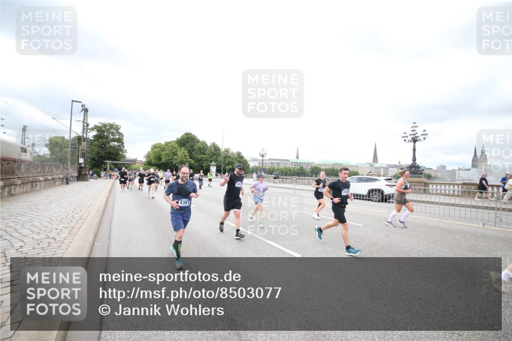 29.06.2025 - hella hamburg halbmarathon Jannik Wohlers http://msf.ph/oto/8503077 29.06.2025 10:58:56 Lombardsbrücke 1751, 1839, 2052, 2100, 2641, 2667, 2861, 3035, 3449, 3536, 3693, 4150, 4805, 5646, 6351, 6969, 7288, 7379, 7467, 7502, 7910, 8298, 8748, 8750, 8932, 9056, 9179, 9209, 9244, 9406, 9968, 10664, 10807, 10814, 11418, 11630, 11768, 11786, 13063, 13249, 13357, 14068, 14115, 14284, 15068, 16458, 17780, 18161, 18447, 18546, 19174 meine-sportfotos.de