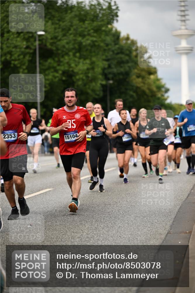 29.06.2025 - hella hamburg halbmarathon Dr. Thomas Lammeyer http://msf.ph/oto/8503078 29.06.2025 10:25:55 Kennedybrücke 1072, 1158, 1191, 1250, 1401, 1668, 1958, 2271, 2315, 2353, 2529, 2815, 2841, 3122, 3606, 3770, 3817, 3825, 3826, 4046, 4289, 4697, 5061, 5122, 5412, 5493, 5641, 5759, 5957, 6086, 6103, 7075, 7228, 7522, 7612, 7672, 8286, 8860, 8896, 8959, 9002, 9062, 9326, 9369, 9483, 9499, 9532, 9635, 10019, 10125, 10374, 10787, 10874, 10921, 11117, 11425 meine-sportfotos.de