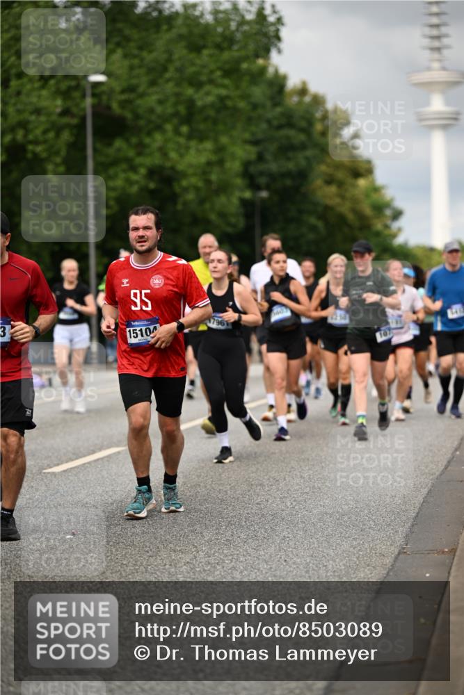29.06.2025 - hella hamburg halbmarathon Dr. Thomas Lammeyer http://msf.ph/oto/8503089 29.06.2025 10:25:56 Kennedybrücke 1072, 1158, 1191, 1250, 1401, 1668, 1958, 2271, 2315, 2353, 2529, 2815, 2841, 3122, 3606, 3770, 3817, 3825, 3826, 4046, 4289, 4697, 5061, 5122, 5412, 5493, 5641, 5759, 5957, 6086, 6103, 7075, 7228, 7375, 7522, 7612, 7672, 8286, 8860, 8896, 8959, 9002, 9062, 9326, 9369, 9483, 9499, 9532, 9635, 10019, 10125, 10374, 10787, 10921, 11117, 11425 meine-sportfotos.de