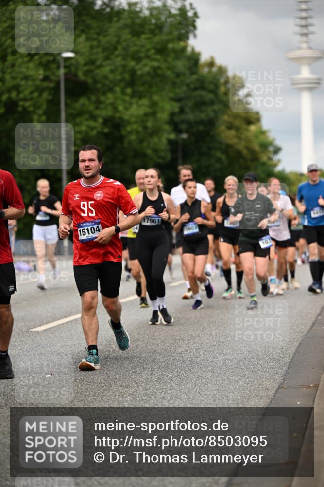 29.06.2025 - hella hamburg halbmarathon Dr. Thomas Lammeyer http://msf.ph/oto/8503095 29.06.2025 10:25:56 Kennedybrücke 1072, 1158, 1191, 1250, 1401, 1668, 1958, 2271, 2315, 2353, 2529, 2815, 2841, 3122, 3606, 3770, 3817, 3825, 3826, 4046, 4289, 4697, 5061, 5122, 5412, 5493, 5641, 5759, 5957, 6086, 6103, 7075, 7228, 7375, 7522, 7612, 7672, 8286, 8860, 8896, 8959, 9002, 9062, 9326, 9369, 9483, 9499, 9532, 9635, 10019, 10125, 10374, 10787, 10921, 11117, 11425 meine-sportfotos.de