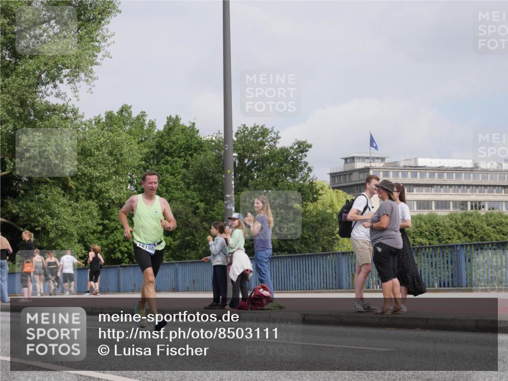 29.06.2025 - hella hamburg halbmarathon Luisa Fischer http://msf.ph/oto/8503111 29.06.2025 10:12:36 Kennedybrücke 18196, 7187, 7636, 9434, 9781 meine-sportfotos.de