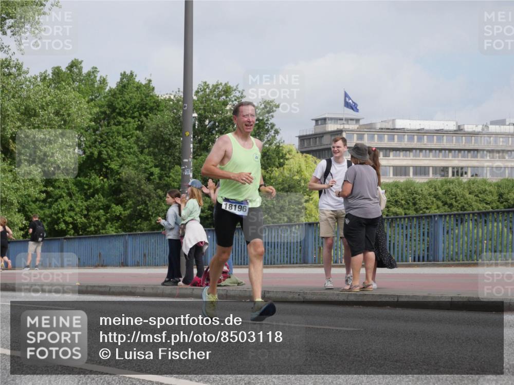 29.06.2025 - hella hamburg halbmarathon Luisa Fischer http://msf.ph/oto/8503118 29.06.2025 10:12:37 Kennedybrücke 18196, 7187, 7636, 9434, 9781, 10036 meine-sportfotos.de
