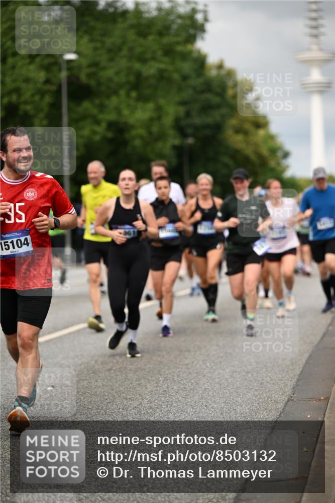 29.06.2025 - hella hamburg halbmarathon Dr. Thomas Lammeyer http://msf.ph/oto/8503132 29.06.2025 10:25:57 Kennedybrücke 1072, 1158, 1191, 1250, 1401, 1668, 1958, 2271, 2315, 2353, 2529, 2815, 2841, 3122, 3606, 3770, 3817, 3825, 3826, 4046, 4289, 4697, 5122, 5412, 5493, 5641, 5759, 5957, 6086, 6103, 7075, 7228, 7375, 7612, 7672, 8286, 8860, 8896, 8959, 9002, 9062, 9326, 9369, 9483, 9499, 9532, 9635, 10019, 10125, 10374, 10787, 10921, 11117, 11425 meine-sportfotos.de