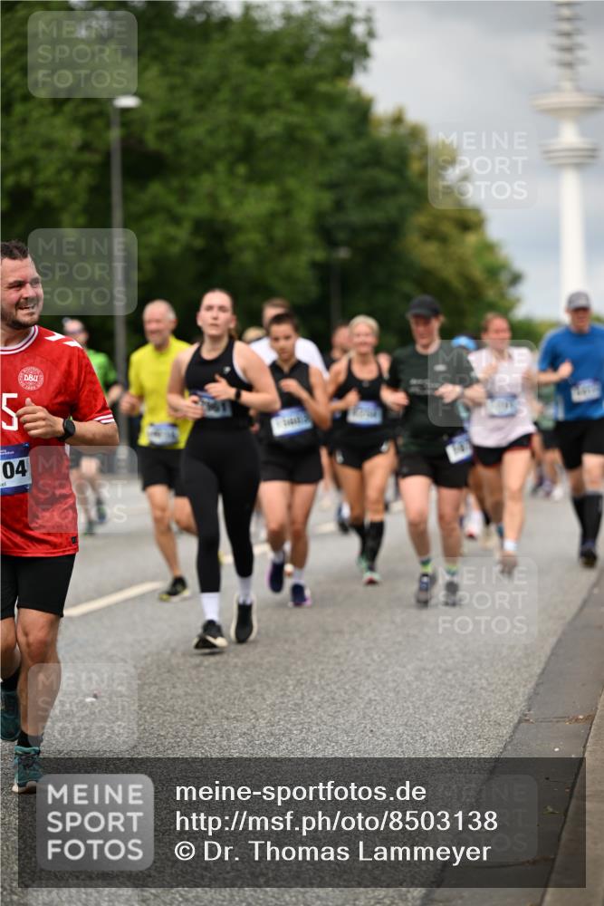 29.06.2025 - hella hamburg halbmarathon Dr. Thomas Lammeyer http://msf.ph/oto/8503138 29.06.2025 10:25:57 Kennedybrücke 1072, 1158, 1191, 1250, 1401, 1668, 1958, 2271, 2315, 2353, 2529, 2815, 2841, 3122, 3606, 3770, 3817, 3825, 3826, 4046, 4289, 4697, 5122, 5412, 5493, 5641, 5759, 5957, 6086, 6103, 7075, 7228, 7375, 7612, 7672, 8286, 8860, 8896, 8959, 9002, 9062, 9326, 9369, 9483, 9499, 9532, 9635, 10019, 10125, 10374, 10787, 10921, 11117, 11425 meine-sportfotos.de