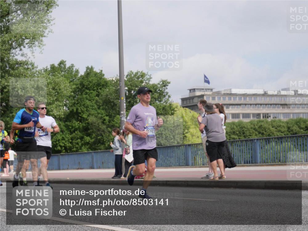 29.06.2025 - hella hamburg halbmarathon Luisa Fischer http://msf.ph/oto/8503141 29.06.2025 10:12:40 Kennedybrücke 12255, 15697, 3781, 5511, 7187, 7636, 9366, 9434, 9781, 10036 meine-sportfotos.de