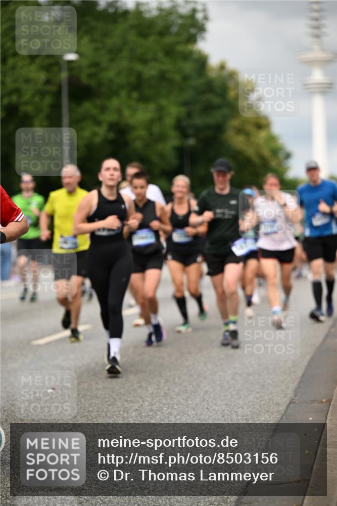29.06.2025 - hella hamburg halbmarathon Dr. Thomas Lammeyer http://msf.ph/oto/8503156 29.06.2025 10:25:57 Kennedybrücke 1072, 1158, 1191, 1250, 1401, 1668, 1958, 2271, 2315, 2353, 2529, 2815, 2841, 3122, 3606, 3770, 3817, 3825, 3826, 4046, 4289, 4697, 5122, 5412, 5493, 5641, 5759, 5957, 6086, 6103, 7075, 7228, 7375, 7612, 7672, 8286, 8860, 8896, 8959, 9002, 9062, 9326, 9369, 9483, 9499, 9532, 9635, 10019, 10125, 10374, 10787, 10921, 11117, 11425 meine-sportfotos.de