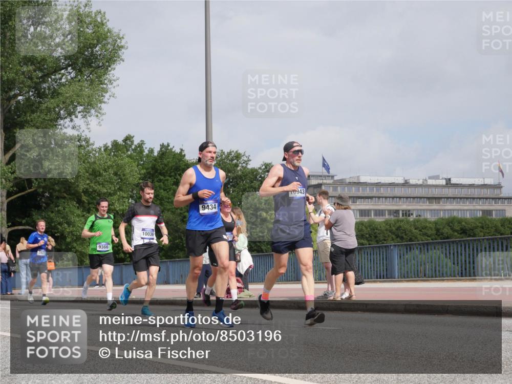 29.06.2025 - hella hamburg halbmarathon Luisa Fischer http://msf.ph/oto/8503196 29.06.2025 10:12:46 Kennedybrücke 9366, 10036, 9434, 0943, 1838, 3921, 5511, 7333, 7636, 8219, 9366, 9434, 9674, 10036 meine-sportfotos.de