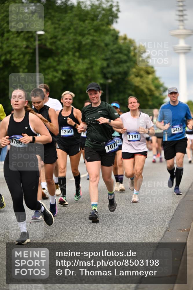 29.06.2025 - hella hamburg halbmarathon Dr. Thomas Lammeyer http://msf.ph/oto/8503198 29.06.2025 10:25:58 Kennedybrücke 1072, 1158, 1191, 1250, 1401, 1668, 1958, 2009, 2271, 2315, 2353, 2529, 2815, 2841, 3606, 3770, 3817, 3825, 3826, 4046, 4289, 4697, 5122, 5412, 5493, 5641, 5759, 5957, 6086, 6103, 7075, 7228, 7375, 7612, 7672, 8286, 8431, 8860, 8896, 8959, 9002, 9062, 9326, 9327, 9369, 9483, 9499, 9532, 9635, 10019, 10125, 10374, 10787, 10921, 11117, 11425 meine-sportfotos.de
