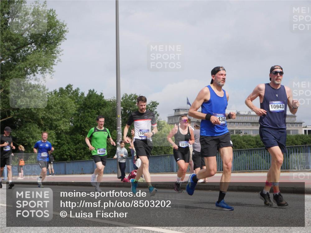 29.06.2025 - hella hamburg halbmarathon Luisa Fischer http://msf.ph/oto/8503202 29.06.2025 10:12:46 Kennedybrücke 9674, 3921, 9366, 100, 5511, 434, 10943, 1838, 3921, 5511, 7333, 7636, 8219, 9366, 9434, 9674, 10036 meine-sportfotos.de