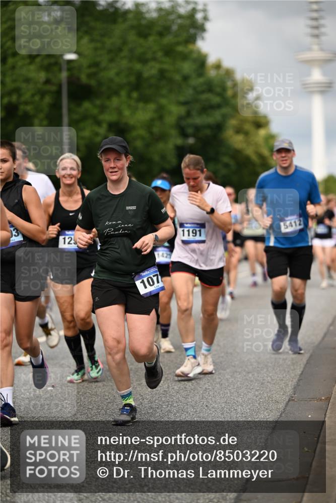 29.06.2025 - hella hamburg halbmarathon Dr. Thomas Lammeyer http://msf.ph/oto/8503220 29.06.2025 10:25:59 Kennedybrücke 1072, 1158, 1191, 1250, 1401, 1668, 1958, 2009, 2271, 2315, 2353, 2529, 2815, 2841, 3606, 3770, 3817, 3825, 3826, 4046, 4289, 4697, 5122, 5412, 5493, 5641, 5759, 5957, 6086, 6103, 7075, 7228, 7375, 7612, 7672, 8286, 8431, 8860, 8896, 8959, 9002, 9062, 9326, 9327, 9369, 9483, 9499, 9532, 9635, 10019, 10125, 10374, 10787, 10921, 11117, 11425 meine-sportfotos.de