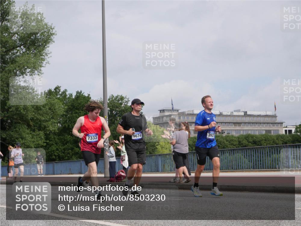 29.06.2025 - hella hamburg halbmarathon Luisa Fischer http://msf.ph/oto/8503230 29.06.2025 10:12:50 Kennedybrücke 8219, 7333, 9674, 3921, 1838, 3921, 5511, 7042, 7333, 8219, 9366, 9674, 10036 meine-sportfotos.de