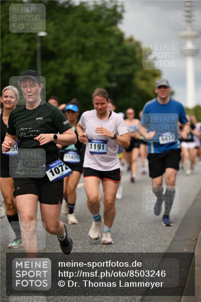 29.06.2025 - hella hamburg halbmarathon Dr. Thomas Lammeyer http://msf.ph/oto/8503246 29.06.2025 10:26:00 Kennedybrücke 1072, 1158, 1191, 1250, 1401, 1668, 1958, 2009, 2315, 2353, 2529, 2815, 2841, 3606, 3770, 3817, 3825, 3826, 4046, 4289, 4697, 5122, 5412, 5493, 5641, 5759, 6086, 6103, 7075, 7375, 7612, 7672, 8286, 8431, 8860, 8896, 8959, 9002, 9062, 9326, 9327, 9369, 9483, 9499, 9532, 9635, 9788, 10019, 10125, 10374, 10787, 10921, 11117, 11425 meine-sportfotos.de