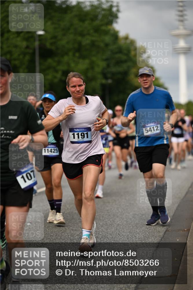 29.06.2025 - hella hamburg halbmarathon Dr. Thomas Lammeyer http://msf.ph/oto/8503266 29.06.2025 10:26:00 Kennedybrücke 1072, 1158, 1191, 1250, 1401, 1668, 1958, 2009, 2315, 2353, 2529, 2815, 2841, 3606, 3770, 3817, 3825, 3826, 4046, 4289, 4697, 5122, 5412, 5493, 5641, 5759, 6086, 6103, 7075, 7375, 7612, 7672, 8286, 8431, 8860, 8896, 8959, 9002, 9062, 9326, 9327, 9369, 9483, 9499, 9532, 9635, 9788, 10019, 10125, 10374, 10787, 10921, 11117, 11425 meine-sportfotos.de