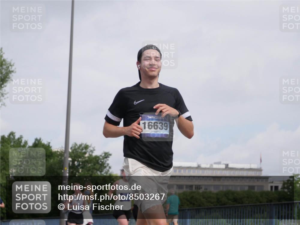 29.06.2025 - hella hamburg halbmarathon Luisa Fischer http://msf.ph/oto/8503267 29.06.2025 10:12:58 Kennedybrücke 16639, 1483, 1573, 7042, 7685, 8090, 8219, 8890, 9816 meine-sportfotos.de