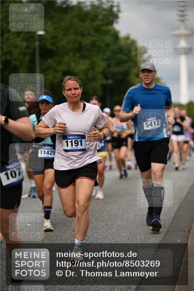 29.06.2025 - hella hamburg halbmarathon Dr. Thomas Lammeyer http://msf.ph/oto/8503269 29.06.2025 10:26:01 Kennedybrücke 1072, 1158, 1191, 1250, 1269, 1401, 1668, 1958, 2009, 2315, 2353, 2529, 2815, 2841, 3606, 3770, 3825, 3826, 4046, 4289, 4697, 5122, 5412, 5493, 5641, 5759, 6086, 6103, 7075, 7375, 7612, 7672, 8286, 8431, 8860, 8896, 8959, 9002, 9062, 9326, 9327, 9369, 9483, 9499, 9532, 9635, 9788, 10019, 10125, 10374, 10787, 10921, 11117, 11425 meine-sportfotos.de