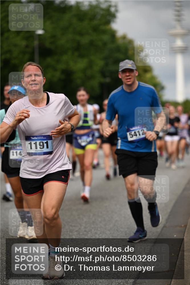 29.06.2025 - hella hamburg halbmarathon Dr. Thomas Lammeyer http://msf.ph/oto/8503286 29.06.2025 10:26:01 Kennedybrücke 1072, 1158, 1191, 1250, 1269, 1401, 1668, 1958, 2009, 2315, 2353, 2529, 2815, 2841, 3606, 3770, 3825, 3826, 4046, 4289, 4697, 5122, 5412, 5493, 5641, 5759, 6086, 6103, 7075, 7375, 7612, 7672, 8286, 8431, 8860, 8896, 8959, 9002, 9062, 9326, 9327, 9369, 9483, 9499, 9532, 9635, 9788, 10019, 10125, 10374, 10787, 10921, 11117, 11425 meine-sportfotos.de