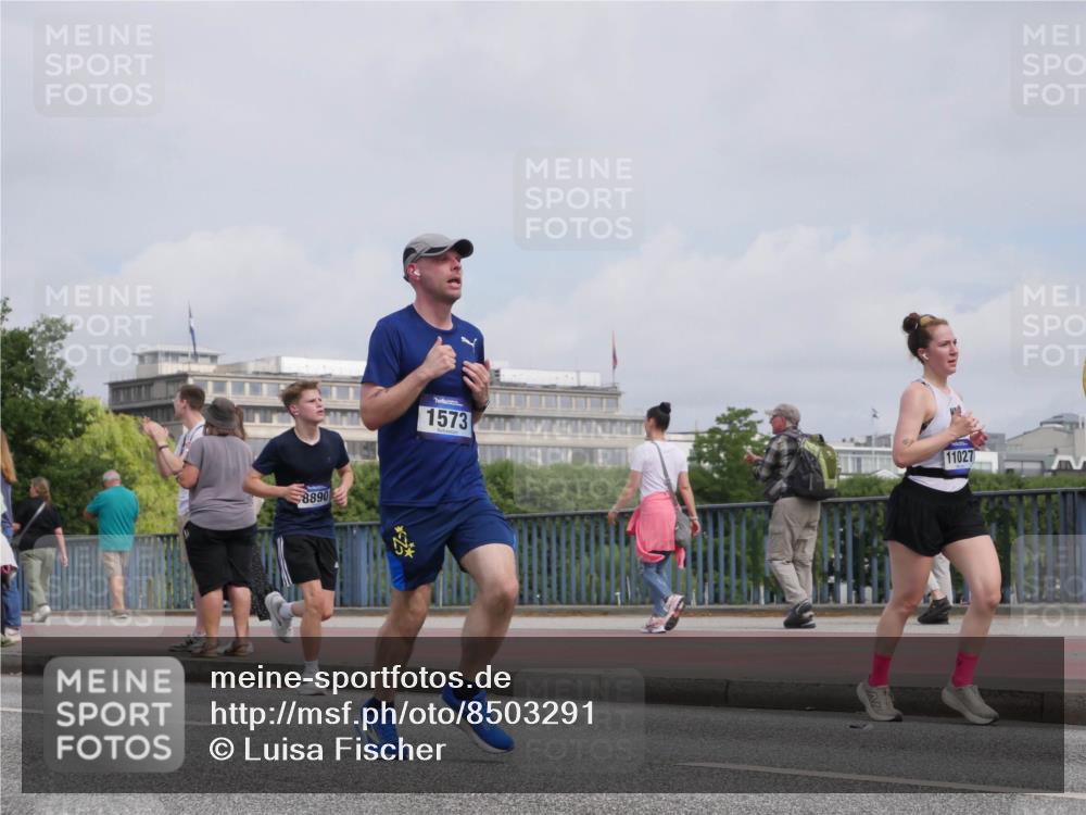 29.06.2025 - hella hamburg halbmarathon Luisa Fischer http://msf.ph/oto/8503291 29.06.2025 10:13:01 Kennedybrücke 8890, 1573, 11027, 1483, 1513, 1573, 7042, 7685, 8090, 8890, 9681, 9816 meine-sportfotos.de
