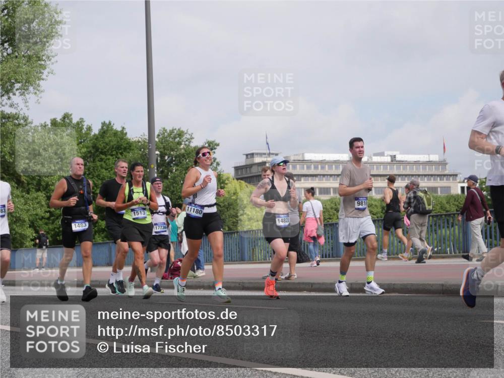29.06.2025 - hella hamburg halbmarathon Luisa Fischer http://msf.ph/oto/8503317 29.06.2025 10:13:05 Kennedybrücke 83, 1483, 1513, 17730, 11180, 14822, 9816, 1483, 1513, 4389, 7250, 7685, 8090, 8890, 9681, 9816, 9988 meine-sportfotos.de