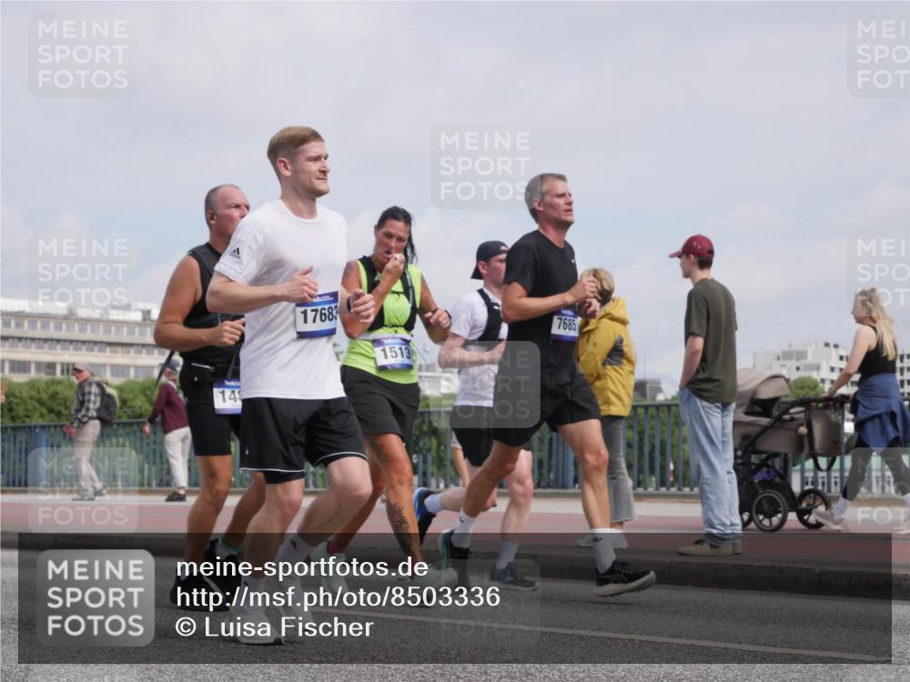 29.06.2025 - hella hamburg halbmarathon Luisa Fischer http://msf.ph/oto/8503336 29.06.2025 10:13:08 Kennedybrücke 14, 17683, 1513, 7685, 1483, 1513, 4389, 7250, 7685, 8090, 9681, 9816, 9988 meine-sportfotos.de