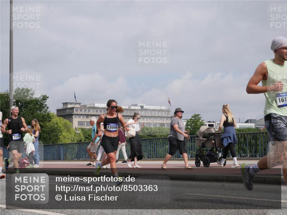 29.06.2025 - hella hamburg halbmarathon Luisa Fischer http://msf.ph/oto/8503363 29.06.2025 10:13:11 Kennedybrücke 7250, 12008, 161, 1456, 1483, 1513, 4389, 7250, 7685, 9681, 9988 meine-sportfotos.de