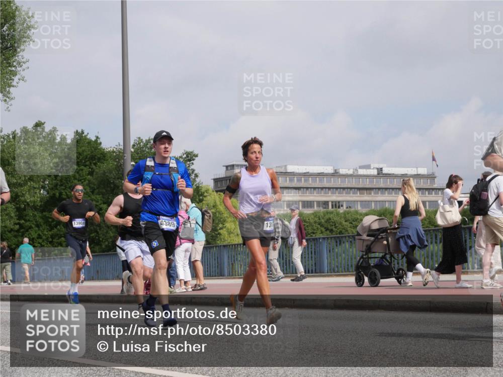 29.06.2025 - hella hamburg halbmarathon Luisa Fischer http://msf.ph/oto/8503380 29.06.2025 10:13:13 Kennedybrücke 4389, 131, 13901, 1456, 4389, 7058, 7250, 9988 meine-sportfotos.de
