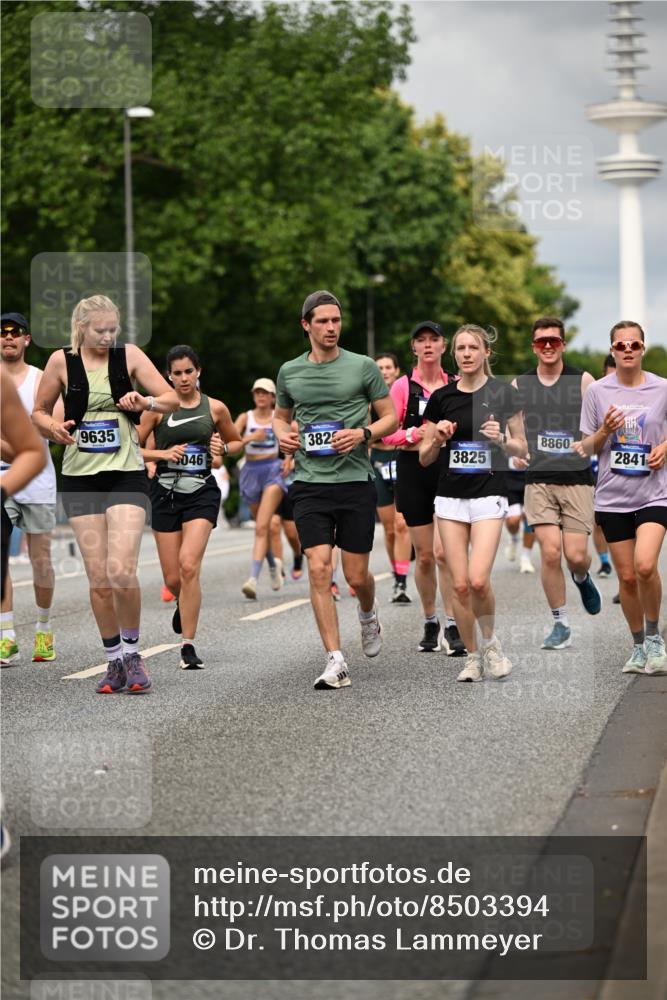 29.06.2025 - hella hamburg halbmarathon Dr. Thomas Lammeyer http://msf.ph/oto/8503394 29.06.2025 10:26:05 Kennedybrücke 1072, 1158, 1191, 1250, 1269, 1668, 1958, 2009, 2315, 2353, 2529, 2815, 2841, 3606, 3770, 3825, 3826, 4046, 4289, 4375, 4376, 4697, 5122, 5412, 5641, 5759, 6103, 6676, 7075, 7375, 7612, 7672, 8286, 8431, 8860, 8896, 8959, 9002, 9062, 9326, 9327, 9369, 9483, 9532, 9635, 9788, 10019, 10125, 10167, 10787, 10902, 10921, 11117, 11425 meine-sportfotos.de