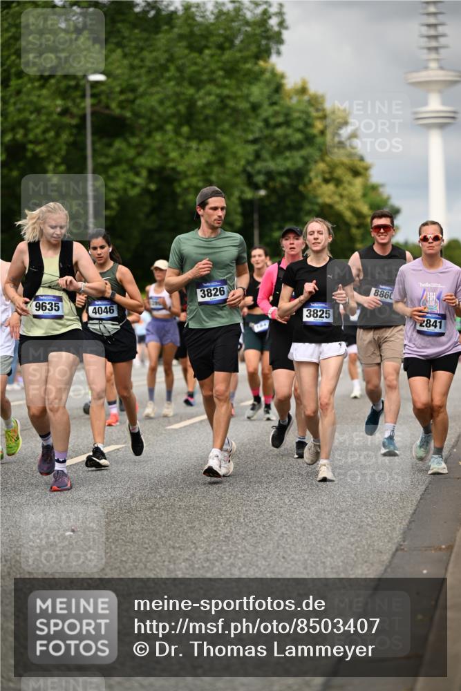 29.06.2025 - hella hamburg halbmarathon Dr. Thomas Lammeyer http://msf.ph/oto/8503407 29.06.2025 10:26:05 Kennedybrücke 1072, 1158, 1191, 1250, 1269, 1668, 1958, 2009, 2315, 2353, 2529, 2815, 2841, 3606, 3770, 3825, 3826, 4046, 4289, 4375, 4376, 4697, 5122, 5412, 5641, 5759, 6103, 6676, 7075, 7375, 7612, 7672, 8286, 8431, 8860, 8896, 8959, 9002, 9062, 9326, 9327, 9369, 9483, 9532, 9635, 9788, 10019, 10125, 10167, 10787, 10902, 10921, 11117, 11425 meine-sportfotos.de