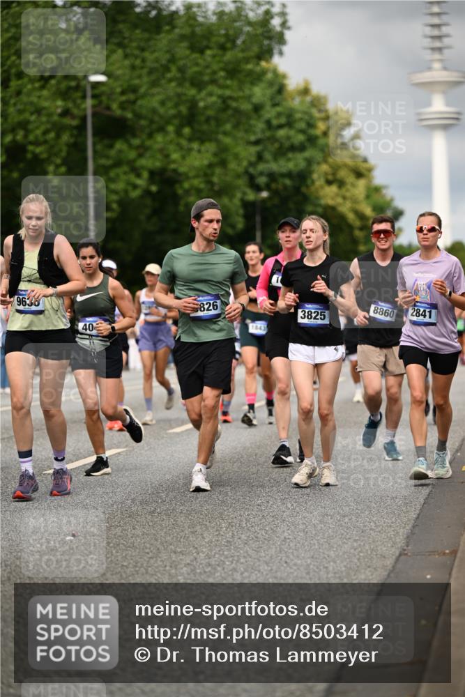 29.06.2025 - hella hamburg halbmarathon Dr. Thomas Lammeyer http://msf.ph/oto/8503412 29.06.2025 10:26:05 Kennedybrücke 1072, 1158, 1191, 1250, 1269, 1668, 1958, 2009, 2315, 2353, 2529, 2815, 2841, 3606, 3770, 3825, 3826, 4046, 4289, 4375, 4376, 4697, 5122, 5412, 5641, 5759, 6103, 6676, 7075, 7375, 7612, 7672, 8286, 8431, 8860, 8896, 8959, 9002, 9062, 9326, 9327, 9369, 9483, 9532, 9635, 9788, 10019, 10125, 10167, 10787, 10902, 10921, 11117, 11425 meine-sportfotos.de
