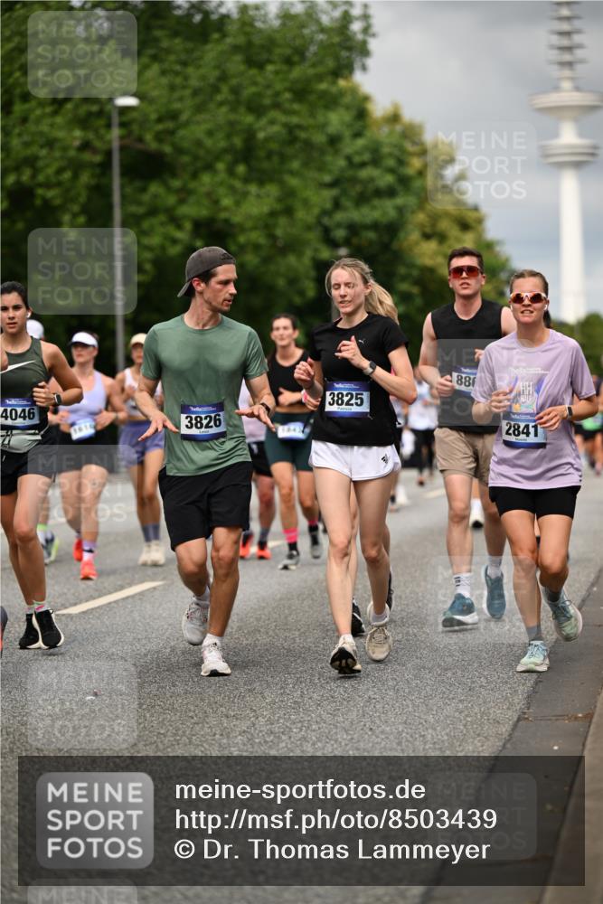 29.06.2025 - hella hamburg halbmarathon Dr. Thomas Lammeyer http://msf.ph/oto/8503439 29.06.2025 10:26:06 Kennedybrücke 1072, 1158, 1191, 1250, 1269, 1668, 1958, 2009, 2315, 2353, 2529, 2815, 2841, 3606, 3770, 3825, 3826, 4046, 4289, 4375, 4376, 5122, 5412, 5641, 5759, 6103, 6676, 7075, 7375, 7612, 7672, 8431, 8860, 8896, 8954, 8959, 9002, 9062, 9326, 9327, 9369, 9483, 9532, 9635, 9788, 10019, 10125, 10167, 10787, 10902, 10921, 11117, 11425 meine-sportfotos.de