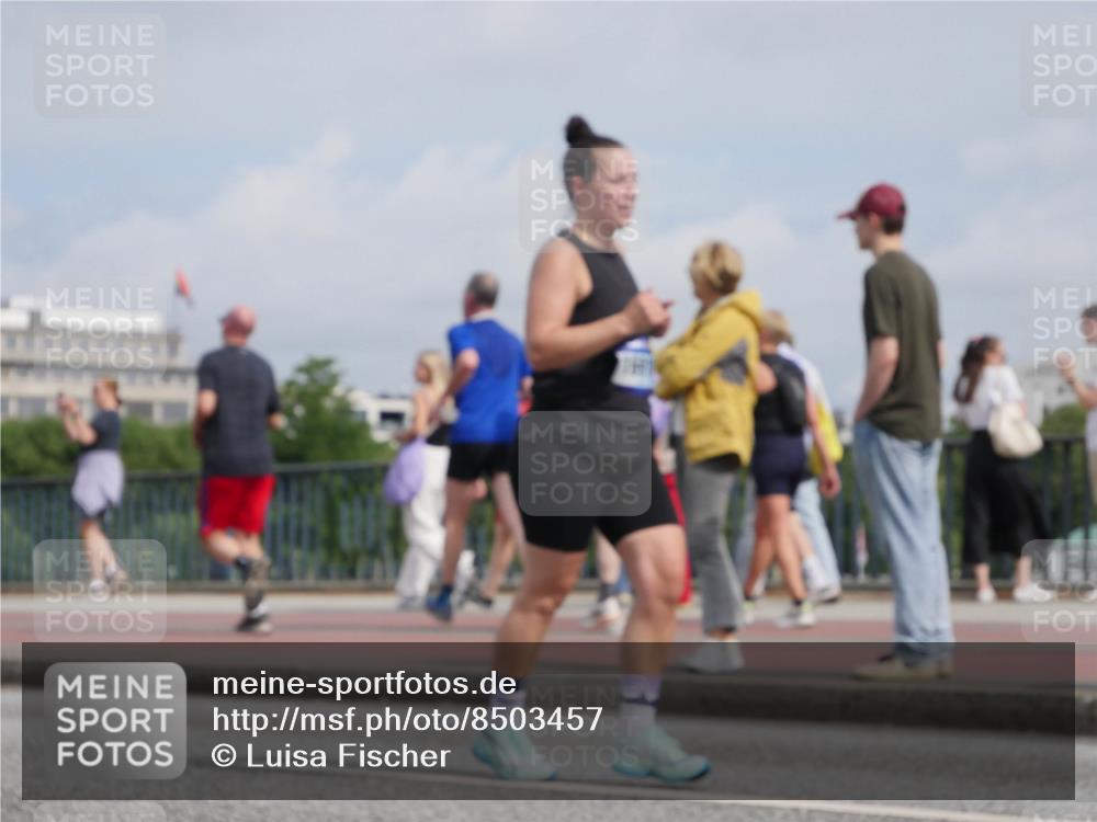 29.06.2025 - hella hamburg halbmarathon Luisa Fischer http://msf.ph/oto/8503457 29.06.2025 10:13:23 Kennedybrücke 1052, 1186, 1456, 7058, 8685 meine-sportfotos.de
