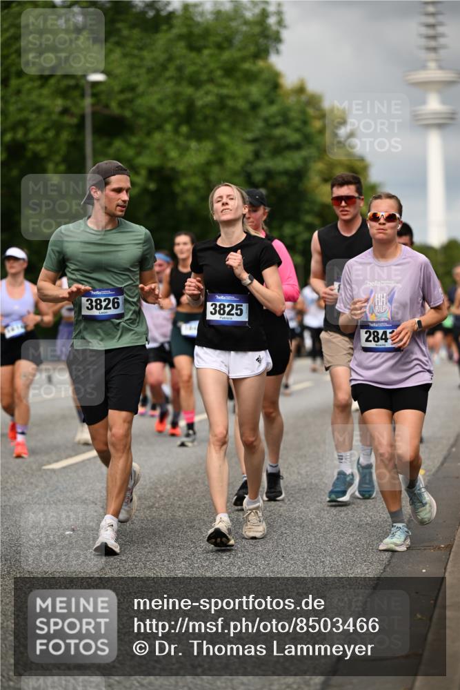 29.06.2025 - hella hamburg halbmarathon Dr. Thomas Lammeyer http://msf.ph/oto/8503466 29.06.2025 10:26:07 Kennedybrücke 1072, 1158, 1191, 1250, 1269, 1668, 1958, 1963, 2009, 2315, 2353, 2529, 2815, 2841, 2919, 3606, 3770, 3825, 3826, 4046, 4289, 4375, 4376, 5412, 5641, 5759, 6103, 6676, 7075, 7375, 7612, 7672, 8431, 8860, 8884, 8896, 8954, 8959, 9002, 9062, 9326, 9327, 9483, 9532, 9635, 9788, 10019, 10125, 10167, 10787, 10902, 10921, 11117, 11425 meine-sportfotos.de