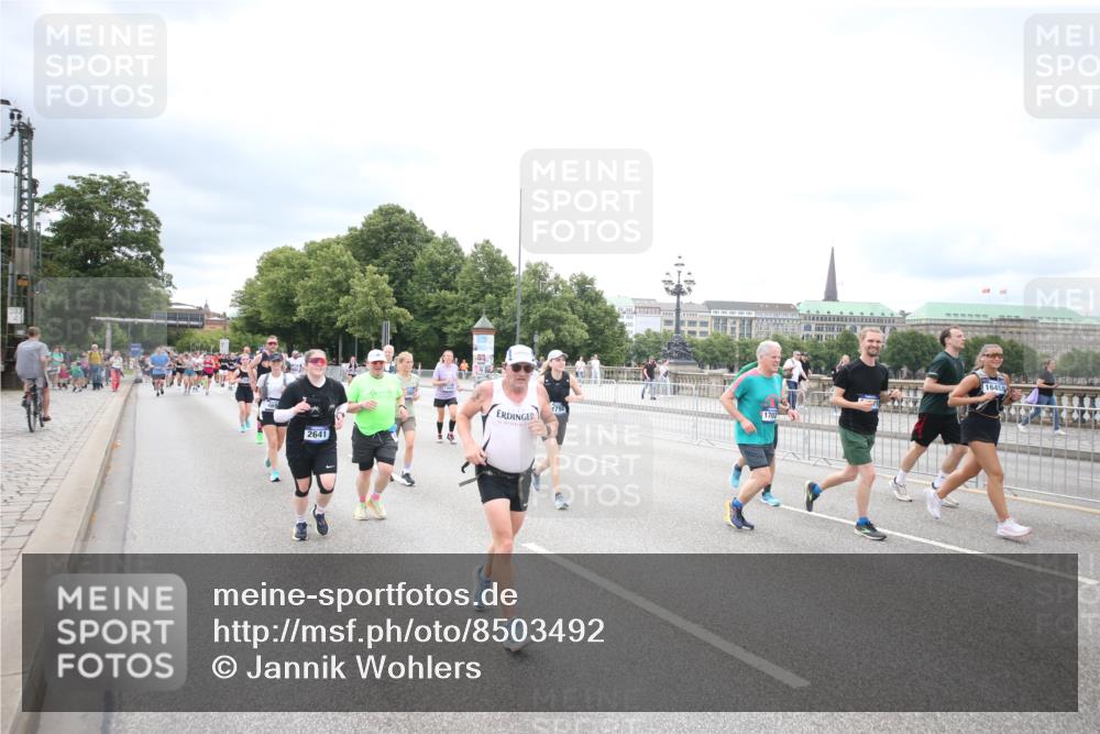 29.06.2025 - hella hamburg halbmarathon Jannik Wohlers http://msf.ph/oto/8503492 29.06.2025 10:59:09 Lombardsbrücke 1221, 1222, 1857, 2052, 2100, 2641, 2798, 3234, 3393, 3553, 3693, 3916, 4085, 4089, 4393, 4694, 4805, 7245, 7467, 7502, 8298, 9056, 9069, 9209, 9244, 9406, 9454, 9968, 10664, 11849, 12037, 12560, 12616, 12702, 12708, 12718, 13063, 13071, 13249, 13357, 13689, 14068, 14115, 14242, 14284, 14639, 14833, 16458, 16771, 17020, 17780, 17999, 18161, 18546, 19237 meine-sportfotos.de