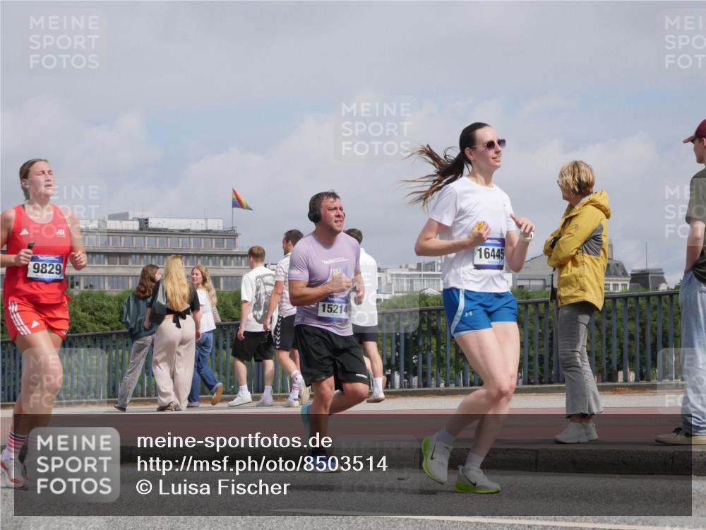 29.06.2025 - hella hamburg halbmarathon Luisa Fischer http://msf.ph/oto/8503514 29.06.2025 10:13:35 Kennedybrücke 9829, 15214, 16445, 5182, 5653, 5806, 9150, 9829 meine-sportfotos.de