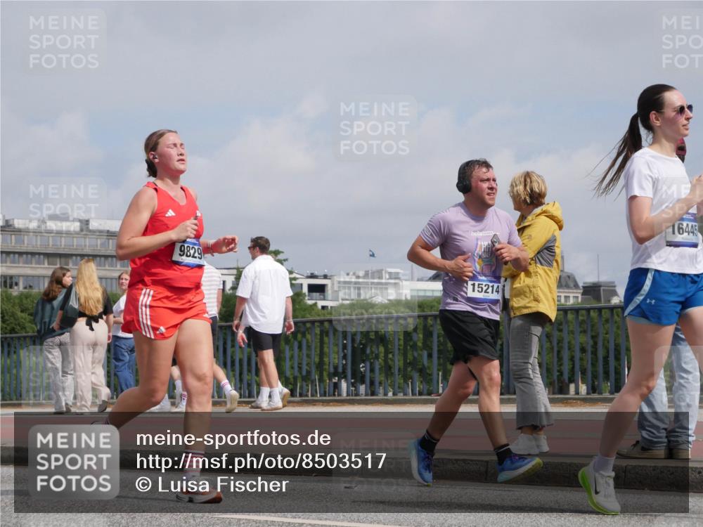 29.06.2025 - hella hamburg halbmarathon Luisa Fischer http://msf.ph/oto/8503517 29.06.2025 10:13:35 Kennedybrücke 9829, 16445, 15214, 5182, 5653, 5806, 9150, 9829 meine-sportfotos.de