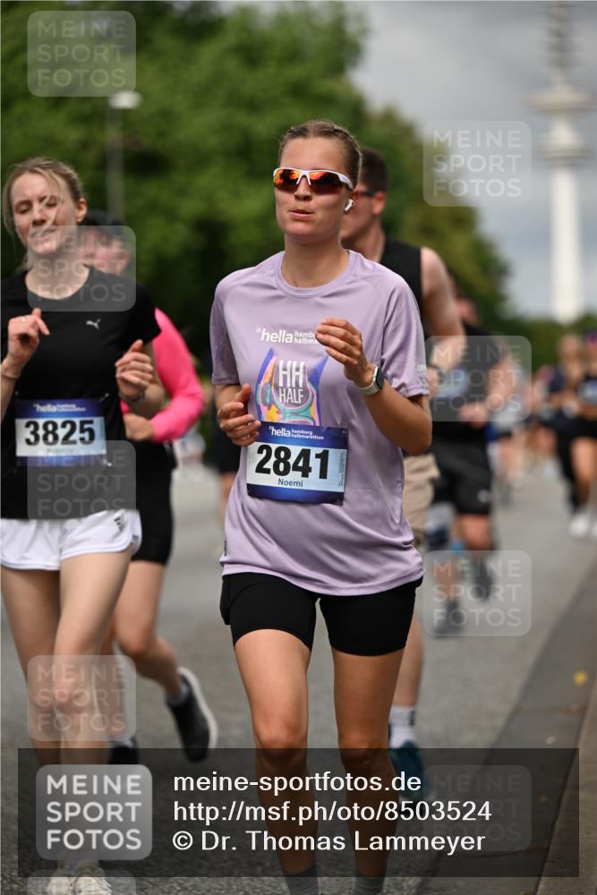 29.06.2025 - hella hamburg halbmarathon Dr. Thomas Lammeyer http://msf.ph/oto/8503524 29.06.2025 10:26:09 Kennedybrücke 1072, 1158, 1191, 1250, 1269, 1294, 1668, 1958, 1963, 2009, 2063, 2315, 2353, 2529, 2815, 2841, 2919, 3172, 3606, 3825, 3826, 4046, 4289, 4375, 4376, 5412, 5641, 5759, 6103, 6676, 7075, 7375, 7612, 7672, 8431, 8860, 8884, 8896, 8954, 8959, 9002, 9062, 9326, 9327, 9483, 9635, 9788, 10019, 10125, 10167, 10787, 10902, 10921, 11117, 11425 meine-sportfotos.de