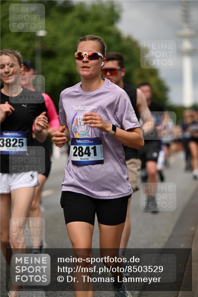 29.06.2025 - hella hamburg halbmarathon Dr. Thomas Lammeyer http://msf.ph/oto/8503529 29.06.2025 10:26:09 Kennedybrücke 1072, 1158, 1191, 1250, 1269, 1294, 1668, 1958, 1963, 2009, 2063, 2315, 2353, 2529, 2815, 2841, 2919, 3172, 3606, 3825, 3826, 4046, 4289, 4375, 4376, 5412, 5641, 5759, 6103, 6676, 7075, 7375, 7612, 7672, 8431, 8860, 8884, 8896, 8954, 8959, 9002, 9062, 9326, 9327, 9483, 9635, 9788, 10019, 10125, 10167, 10787, 10902, 10921, 11117, 11425 meine-sportfotos.de