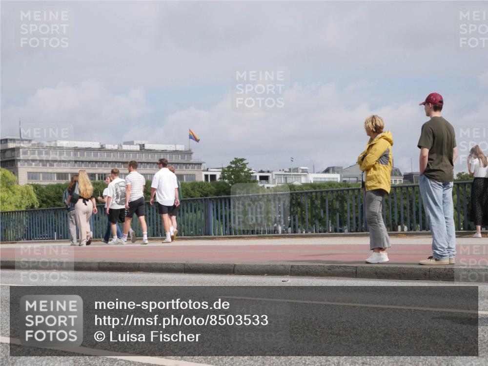 29.06.2025 - hella hamburg halbmarathon Luisa Fischer http://msf.ph/oto/8503533 29.06.2025 10:13:37 Kennedybrücke 5182, 5653, 5806, 9150, 9829 meine-sportfotos.de