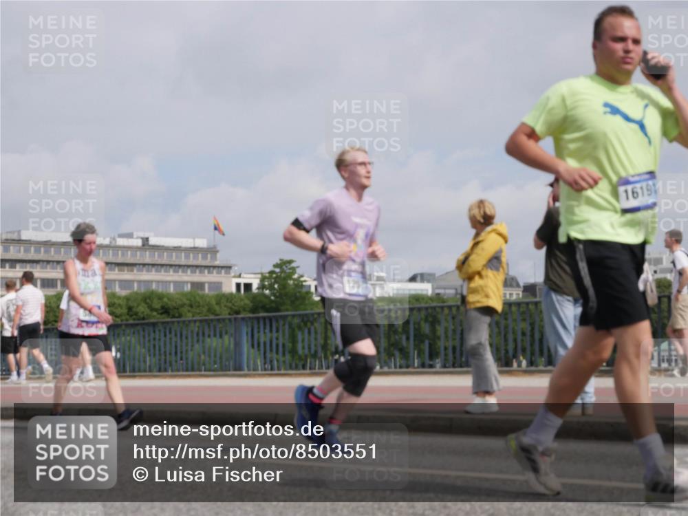29.06.2025 - hella hamburg halbmarathon Luisa Fischer http://msf.ph/oto/8503551 29.06.2025 10:13:40 Kennedybrücke 16191, 1548, 1781, 5182, 5653, 5806, 8561 meine-sportfotos.de