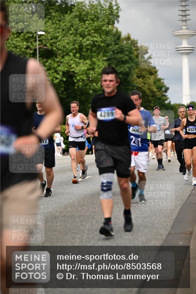 29.06.2025 - hella hamburg halbmarathon Dr. Thomas Lammeyer http://msf.ph/oto/8503568 29.06.2025 10:26:10 Kennedybrücke 1072, 1158, 1191, 1250, 1269, 1294, 1668, 1958, 1963, 2009, 2063, 2529, 2815, 2841, 2919, 3172, 3606, 3825, 3826, 4046, 4289, 4375, 4376, 5412, 5641, 5759, 6103, 6676, 7375, 7612, 7672, 8431, 8860, 8884, 8896, 8954, 8959, 9002, 9062, 9326, 9327, 9483, 9635, 9788, 10019, 10125, 10167, 10787, 10902, 10921, 11425 meine-sportfotos.de