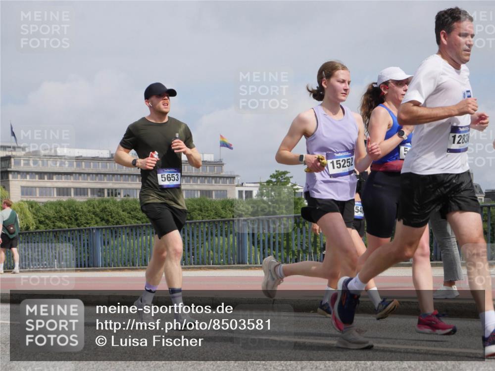 29.06.2025 - hella hamburg halbmarathon Luisa Fischer http://msf.ph/oto/8503581 29.06.2025 10:13:44 Kennedybrücke 5653, 15252, 1283, 54, 1548, 1781, 2868, 5182, 5653, 5806, 8561 meine-sportfotos.de