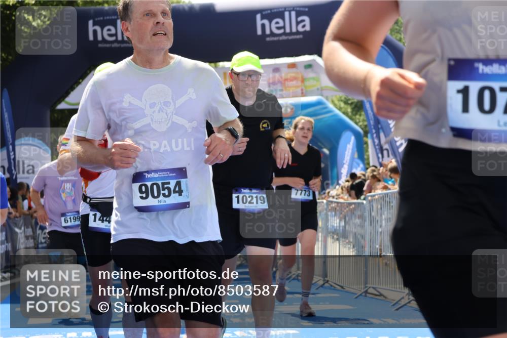 29.06.2025 - hella hamburg halbmarathon Strokosch-Dieckow http://msf.ph/oto/8503587 29.06.2025 11:36:26 Ziel 1224, 1298, 1389, 1819, 3558, 5294, 6199, 6805, 7695, 7773, 7789, 9054, 9055, 9094, 9628, 10219, 10770, 10862, 12562, 13462, 14334, 14477, 15827, 19018 meine-sportfotos.de