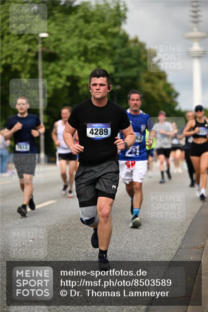29.06.2025 - hella hamburg halbmarathon Dr. Thomas Lammeyer http://msf.ph/oto/8503589 29.06.2025 10:26:11 Kennedybrücke 1072, 1158, 1191, 1250, 1269, 1294, 1668, 1958, 1963, 2009, 2063, 2529, 2815, 2841, 2919, 3172, 3606, 3825, 3826, 4046, 4289, 4375, 4376, 5412, 5641, 5759, 6103, 6676, 7375, 7612, 7672, 8431, 8860, 8884, 8896, 8954, 8959, 9002, 9062, 9326, 9327, 9483, 9635, 9788, 9807, 10019, 10167, 10787, 10902, 10921, 11425 meine-sportfotos.de